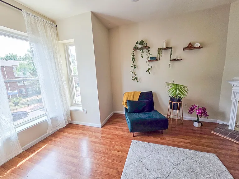 207 R St NW #4 — Photo 5