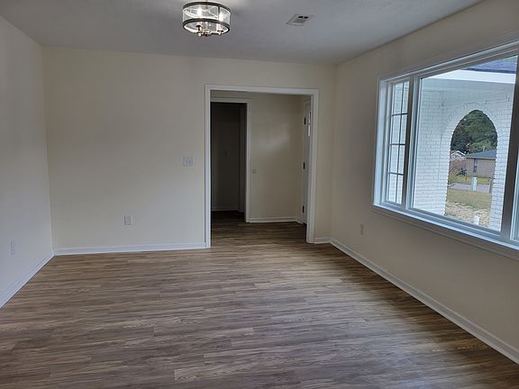 5th image of 1905 Driftwood Dr