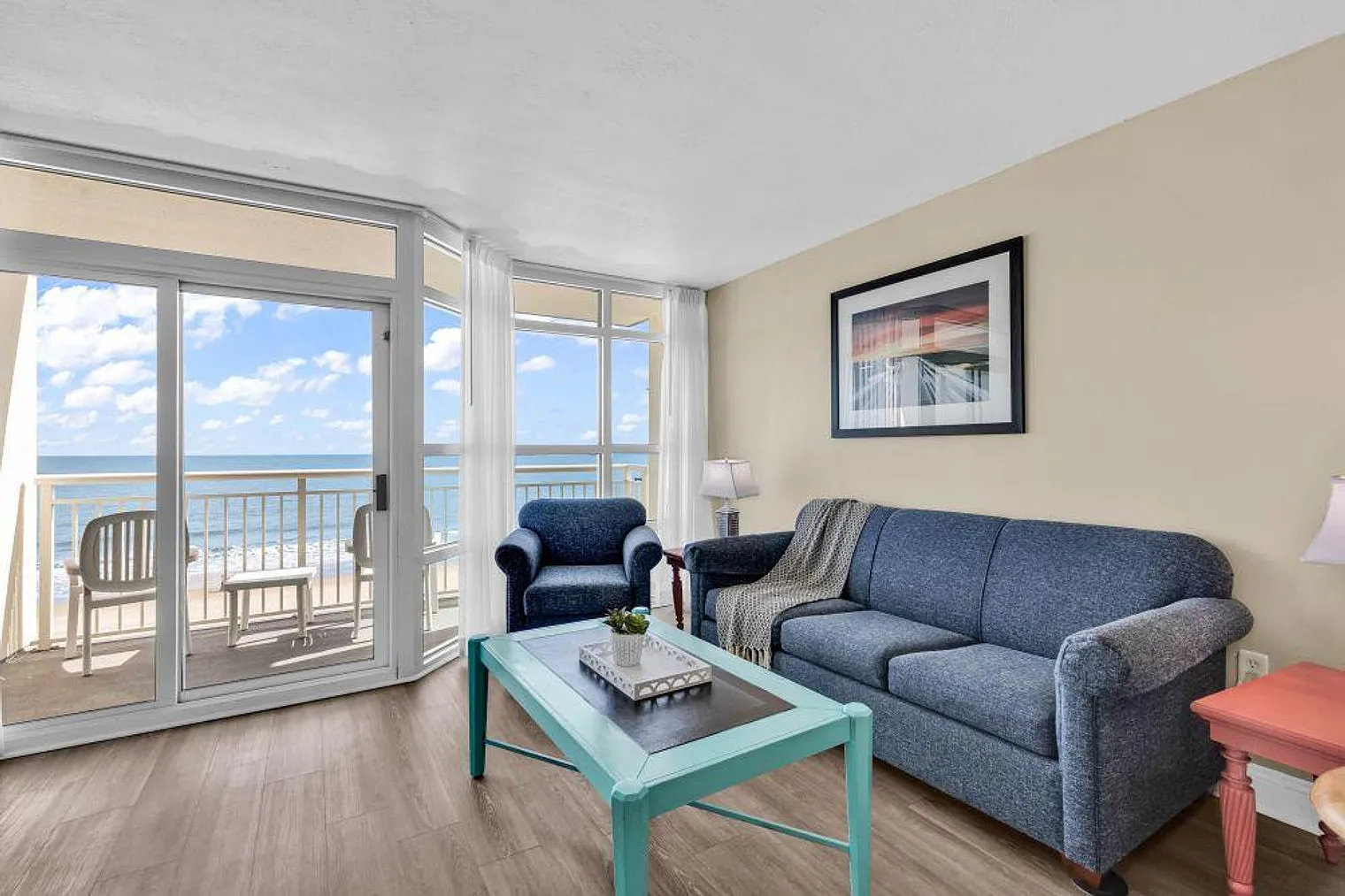 1 bed, 1.0 bath, 624 sqft, $2,634 — Photo 1