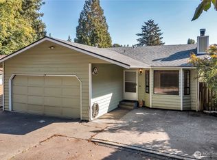 604 S 208th St, Seattle, WA 98198