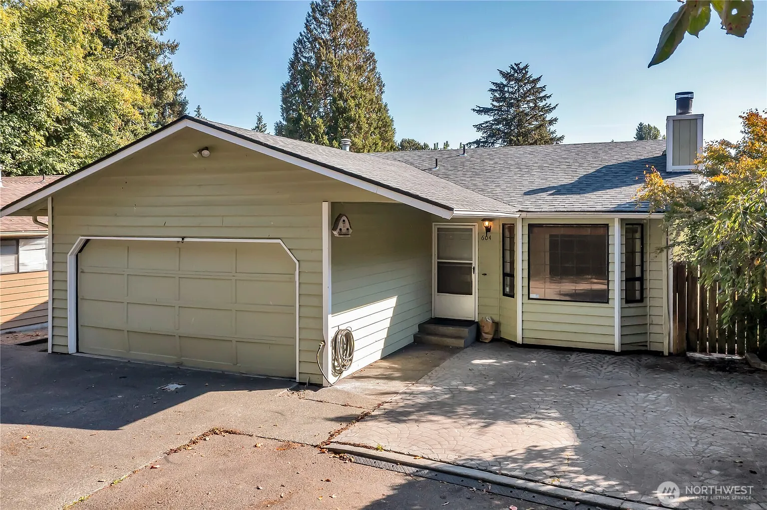 604 S 208th St. photo 1