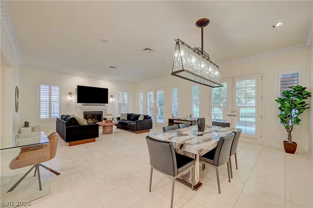 4 bed, 4.0 bath, 3008 sqft, $10,500 — Photo 4