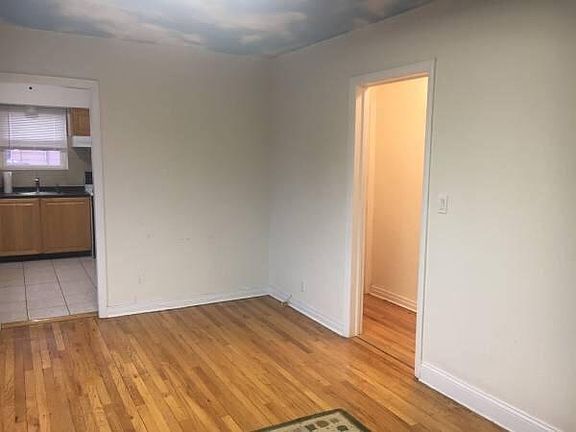 4th image of 10417 Springfield Blvd