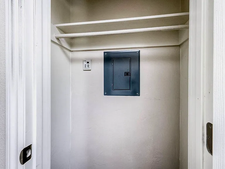 2727 G St #1/2 — Photo 7