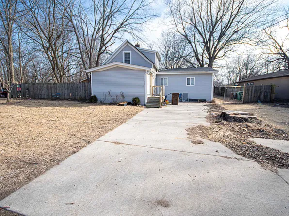 306 Westmoreland Ave, Rockford, IL 61102