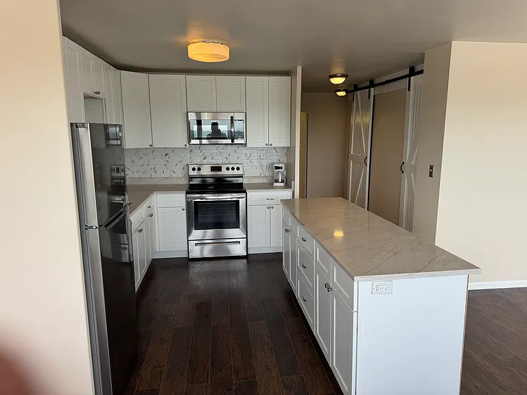 5701 N Sheridan Rd — Photo 8