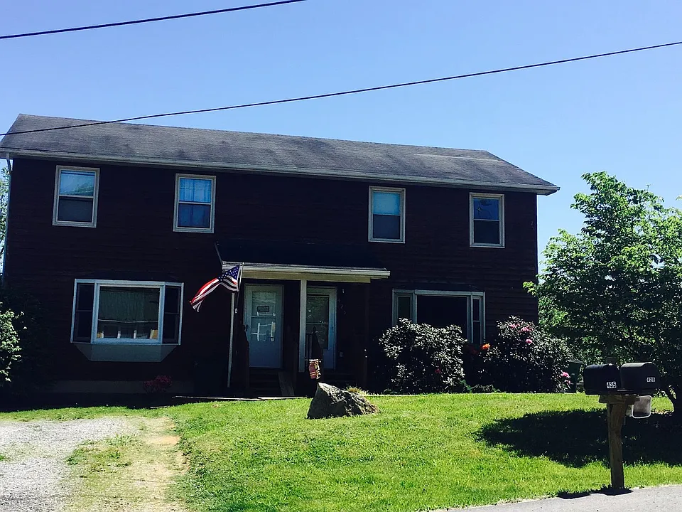 425 Wakeman Ct