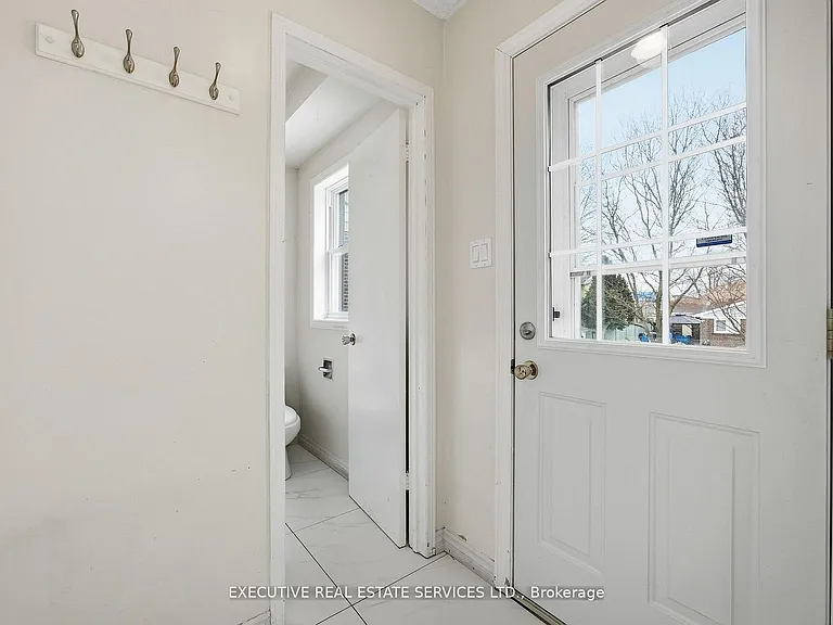 69 Lorraine Cres — Photo 25
