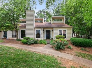 689 Serramonte Dr, Marietta, GA