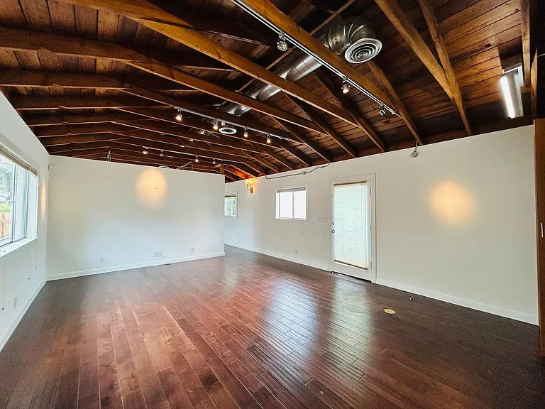 4137 Lafayette Pl — Photo 2