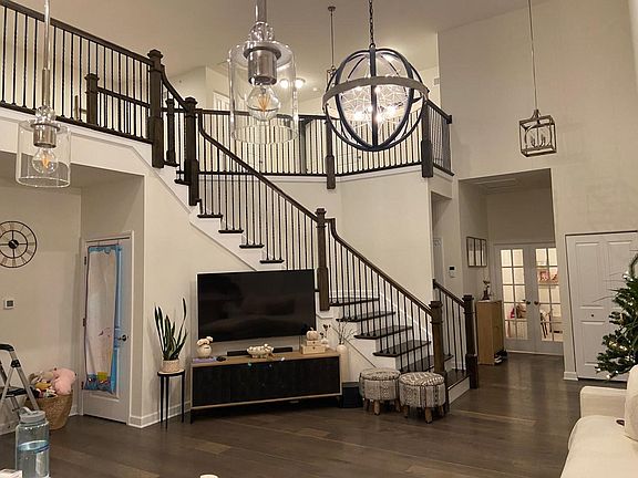 2nd image of 513 Pershing Ct #513