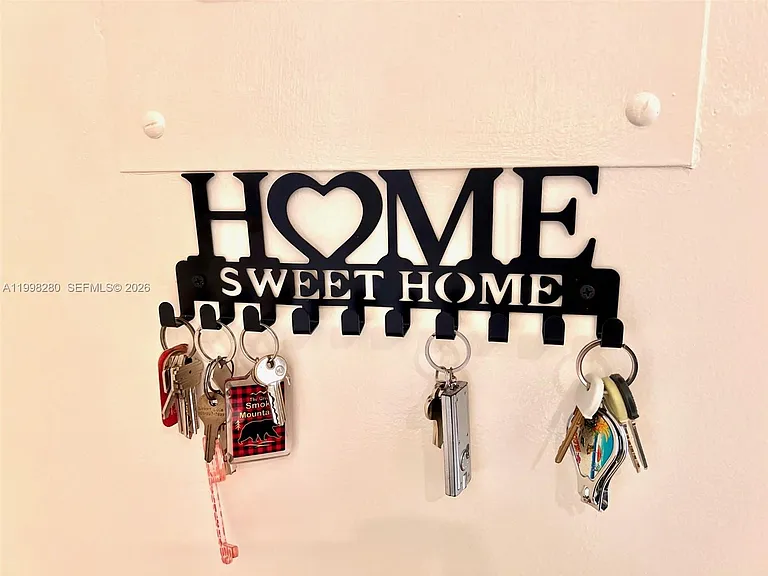 2841 Somerset Dr #215 — Photo 38
