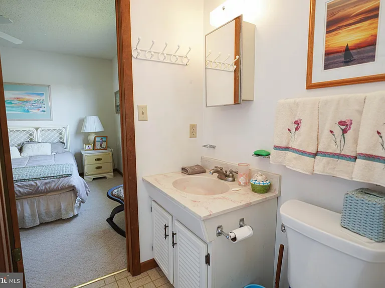 39028 Bayview W — Photo 68