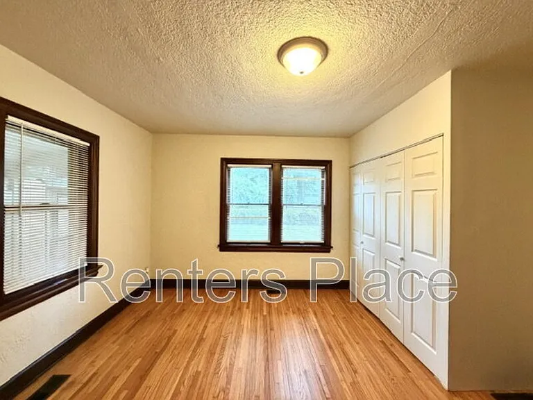 5524 S Owasso Ave — Photo 7