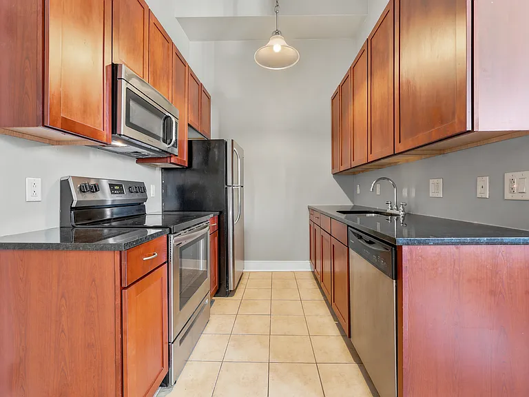 171 Grape St — Photo 3