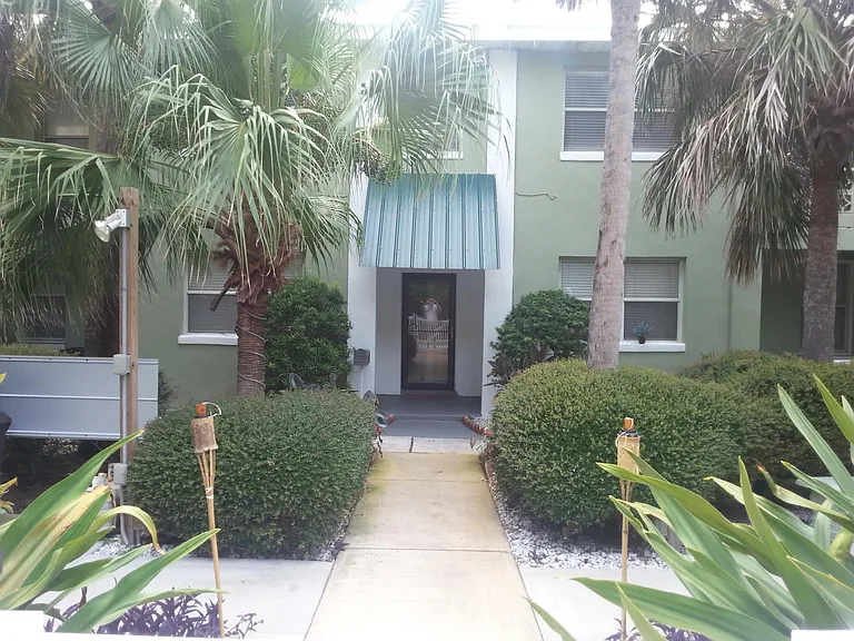 ENTRANCE TO BUILDING 1