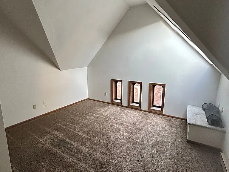 442 Belgrade Ave — Photo 17