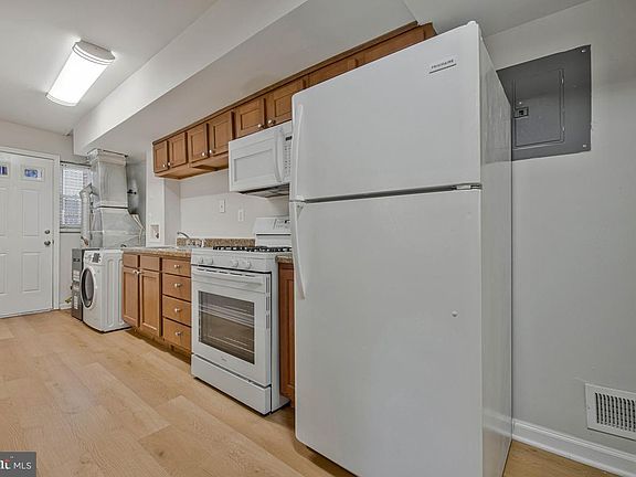 5th image of 4702 Quarles St NE