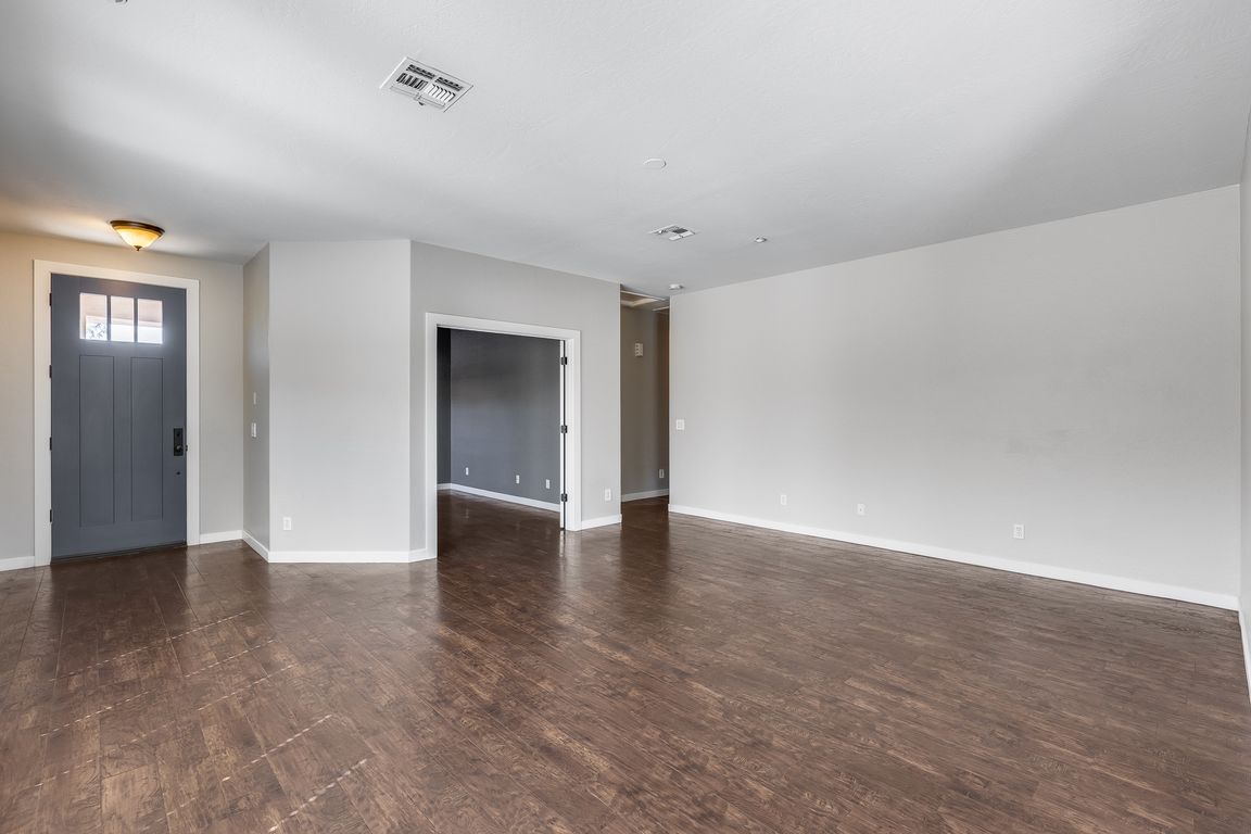 next background image