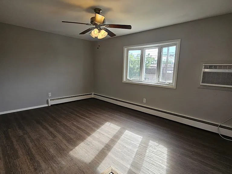 15 Dell Glen Ave #2 — Photo 4
