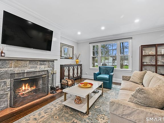 3rd image of 44 Davenport Dr