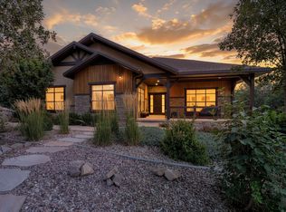 82 N Meadow Dr, Springville, UT 84663