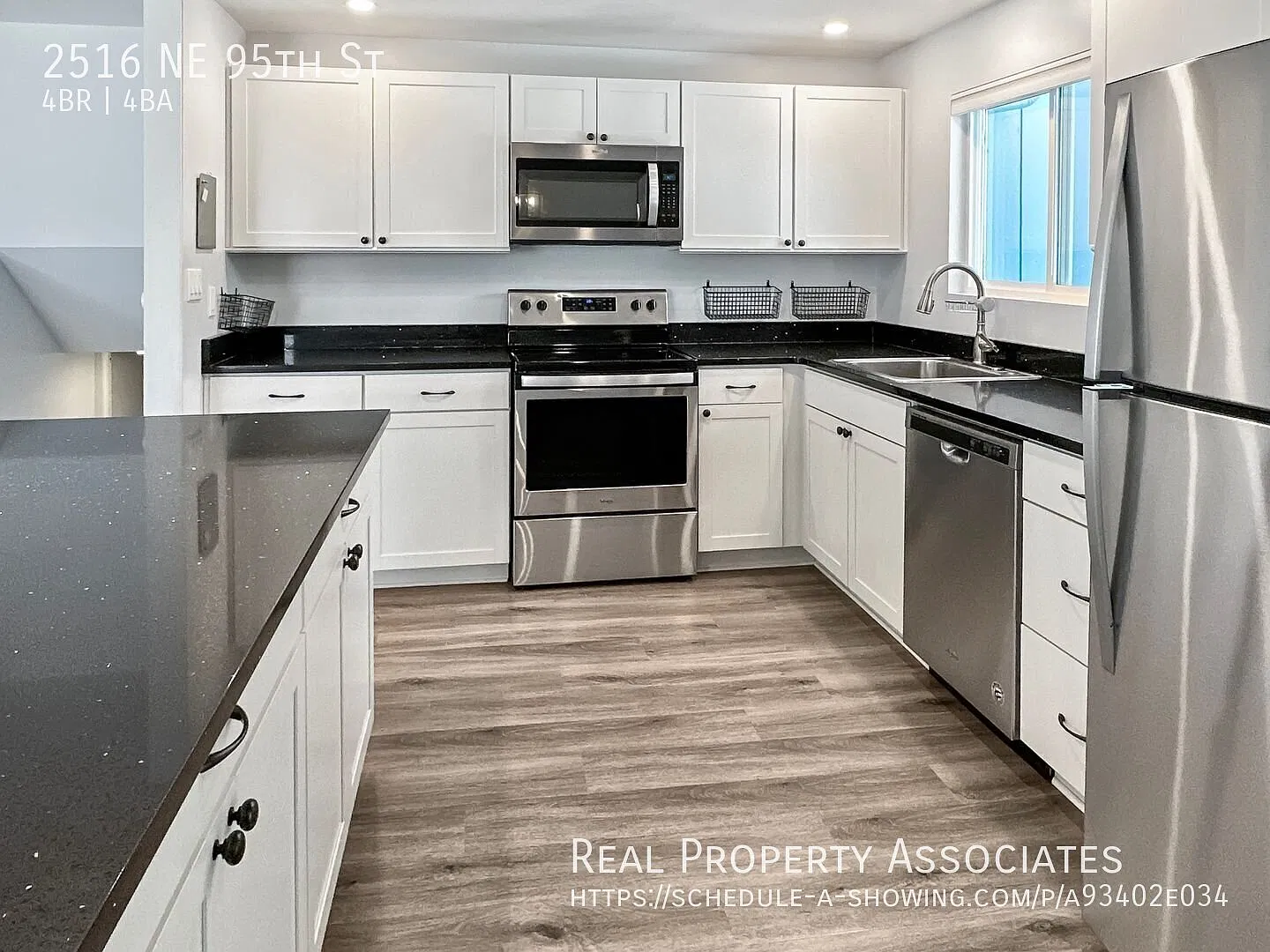 Pet-Friendly 4 Bed + Bonus / 4 Bath with Fenced Yard, Two Primary Suites in Wedgwood — Photo 3