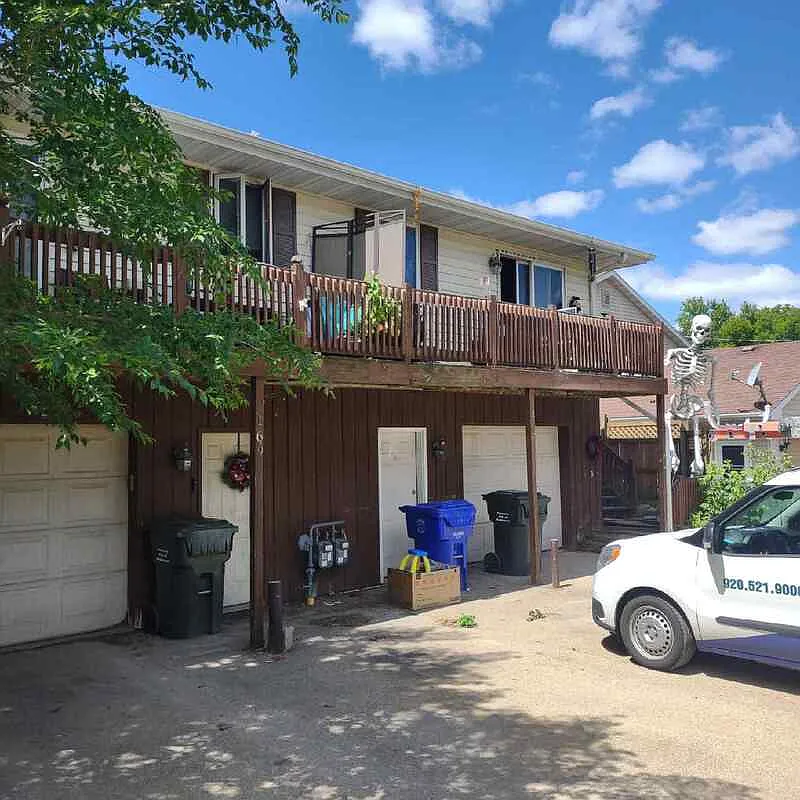 2 bed, 1.0 bath, $999 — Photo 1