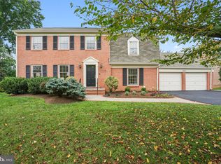 10004 Gainsborough Rd, Potomac, MD 20854