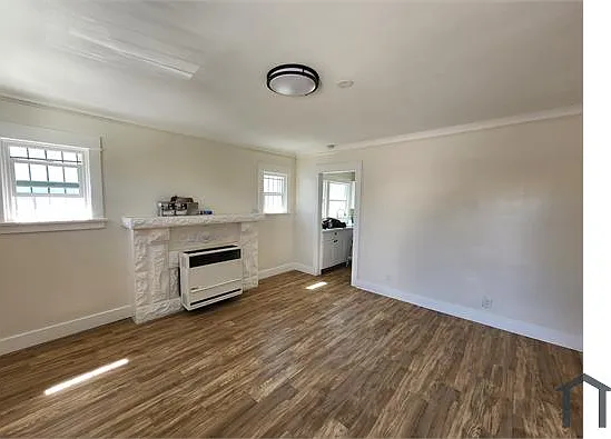 1 bed, $2,300 — Photo 4