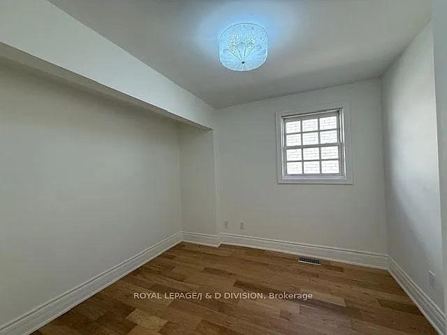 213 Cranbrooke Ave — Photo 18