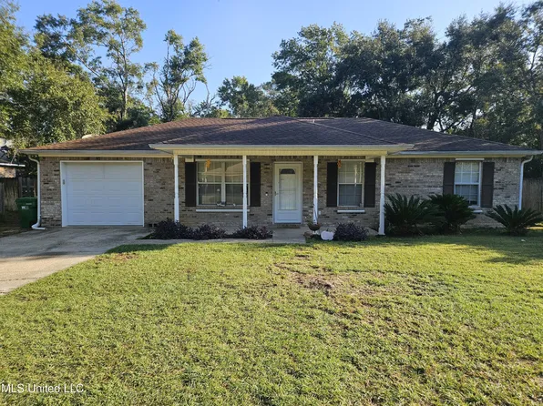 808 Orange St, Ocean Springs, MS 39564