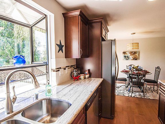 5th image of 12510 Robinhood Ln