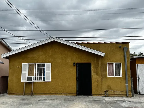 8942 San Luis Ave Photo 1