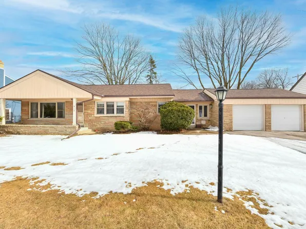 912 South 112th STREET, West Allis, WI 53214