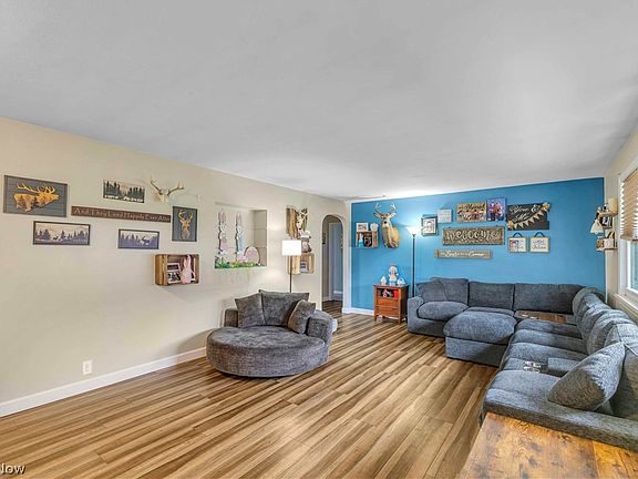 4th image of 10273 E River Rd