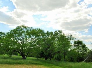 1060 Rainbow Ln, Corsicana, TX 75109
