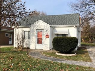 16137 Hauss Ave, Eastpointe, MI 48021