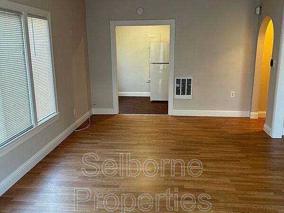 5th image of 1945 26th Ave #201