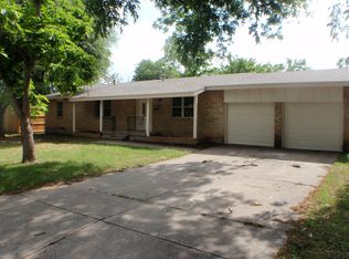 1009 W Creek Dr, Hurst, TX 76053
