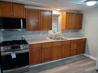 112 High St, Upton, MA 01568