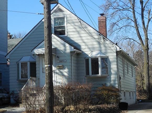 2nd image of 1430 Bay St
