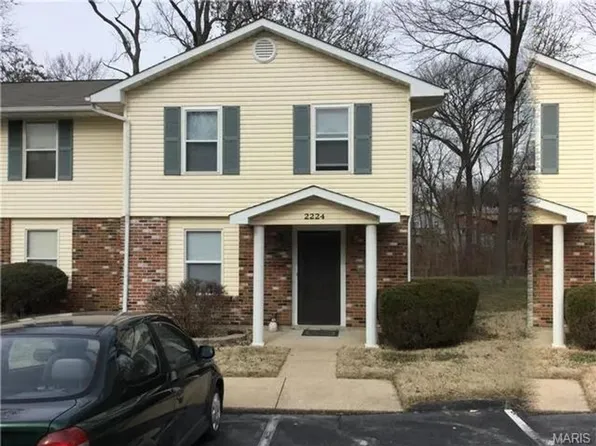 2224 Highland Hill Dr, Saint Peters, MO 63376