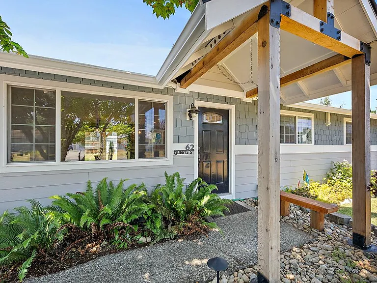 62 Queets St — Photo 2