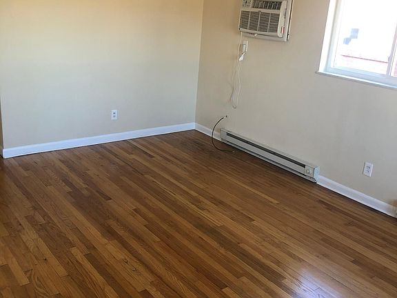 3rd image of 3642 Northdale Pl APT 3
