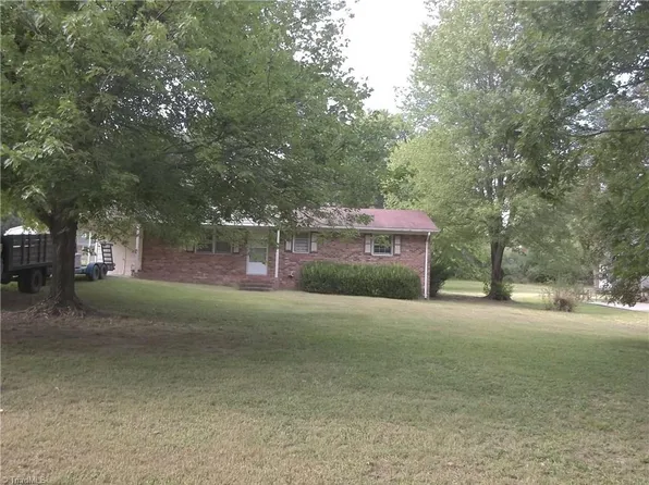 3935 Yokley St, Winston Salem, NC 27107