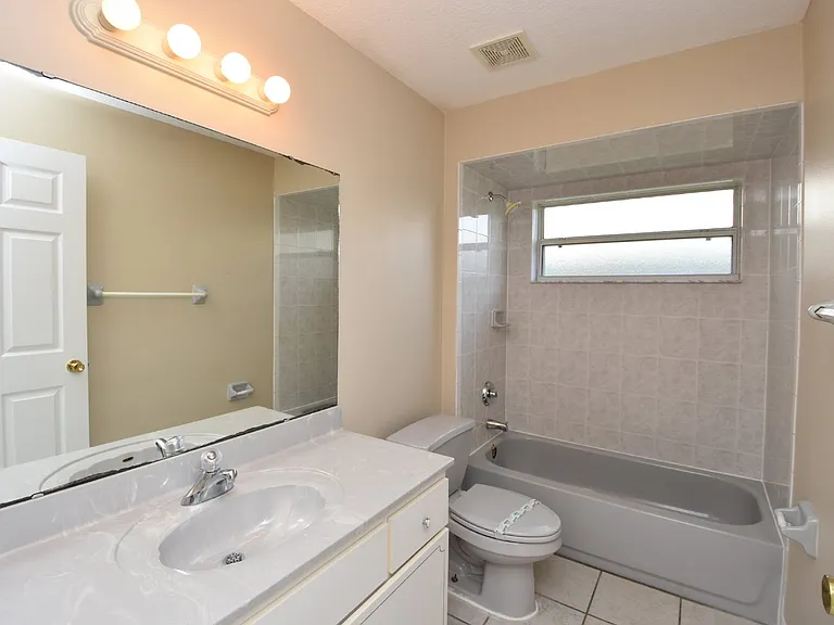 33 Lloyd Trl #B — Photo 9