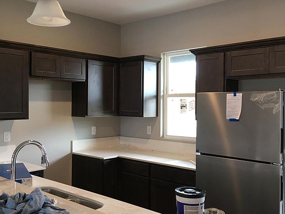 Closer look at kitchen 