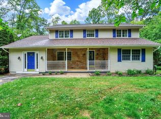 5677 Woods Rd, Stewartstown, PA 17363