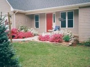 1002 Jobee Ln, Goodview, VA 24095